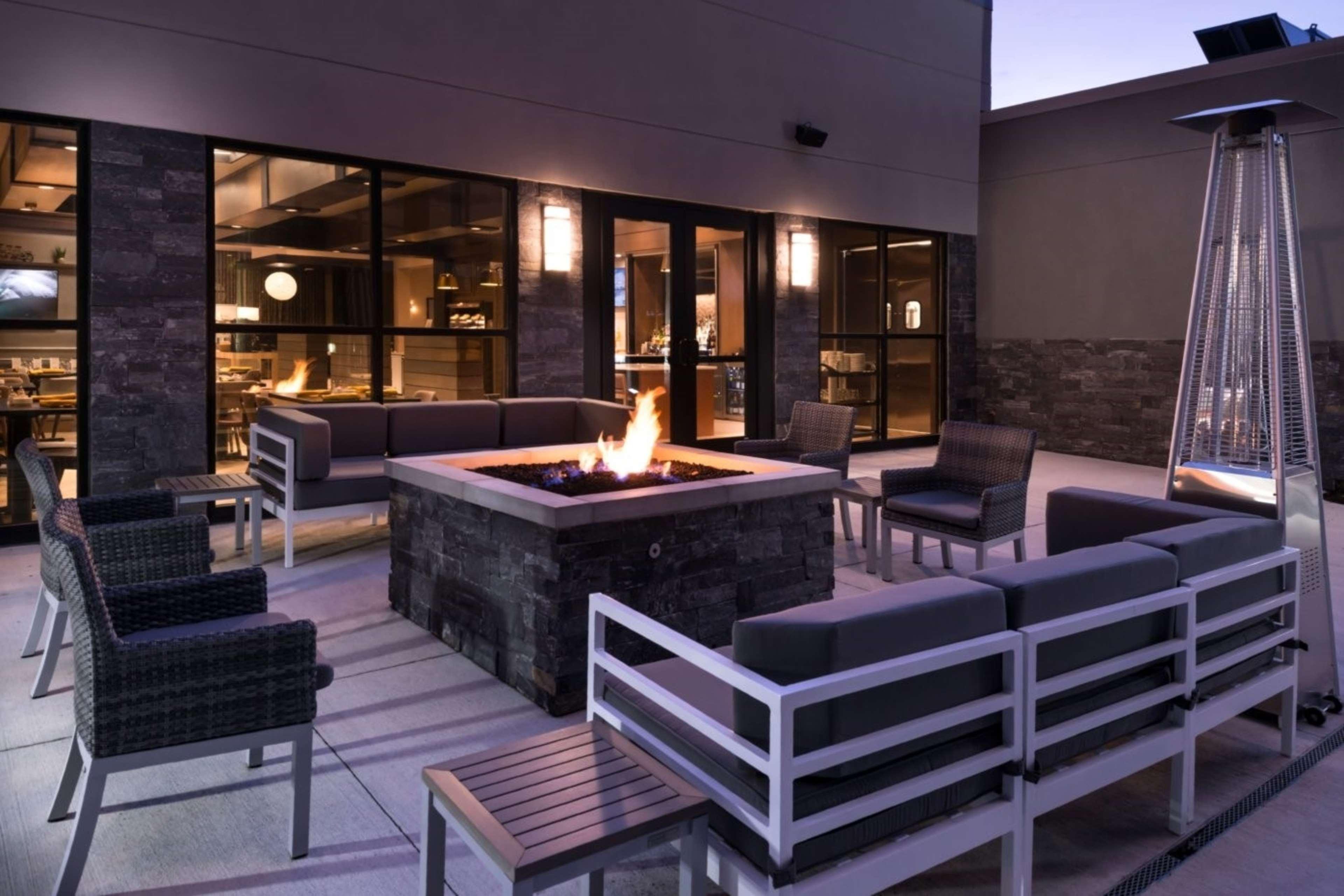 Hotel Doubletree By Hilton Lafayette East Exterior foto