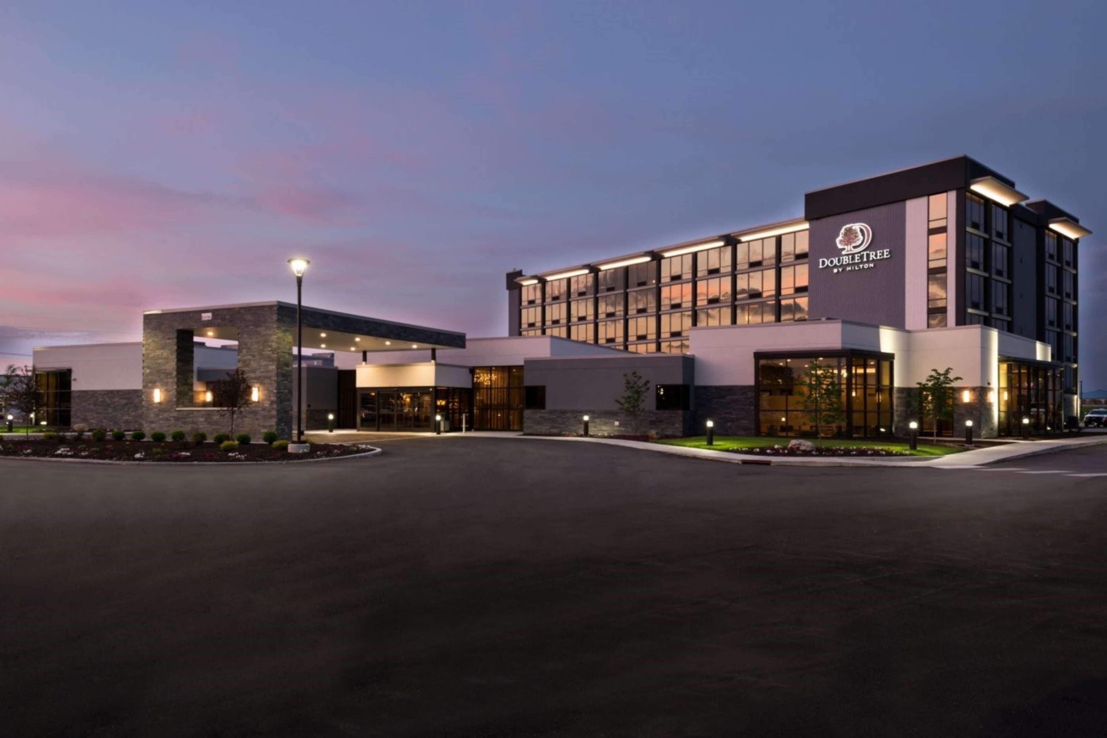 Hotel Doubletree By Hilton Lafayette East Exterior foto