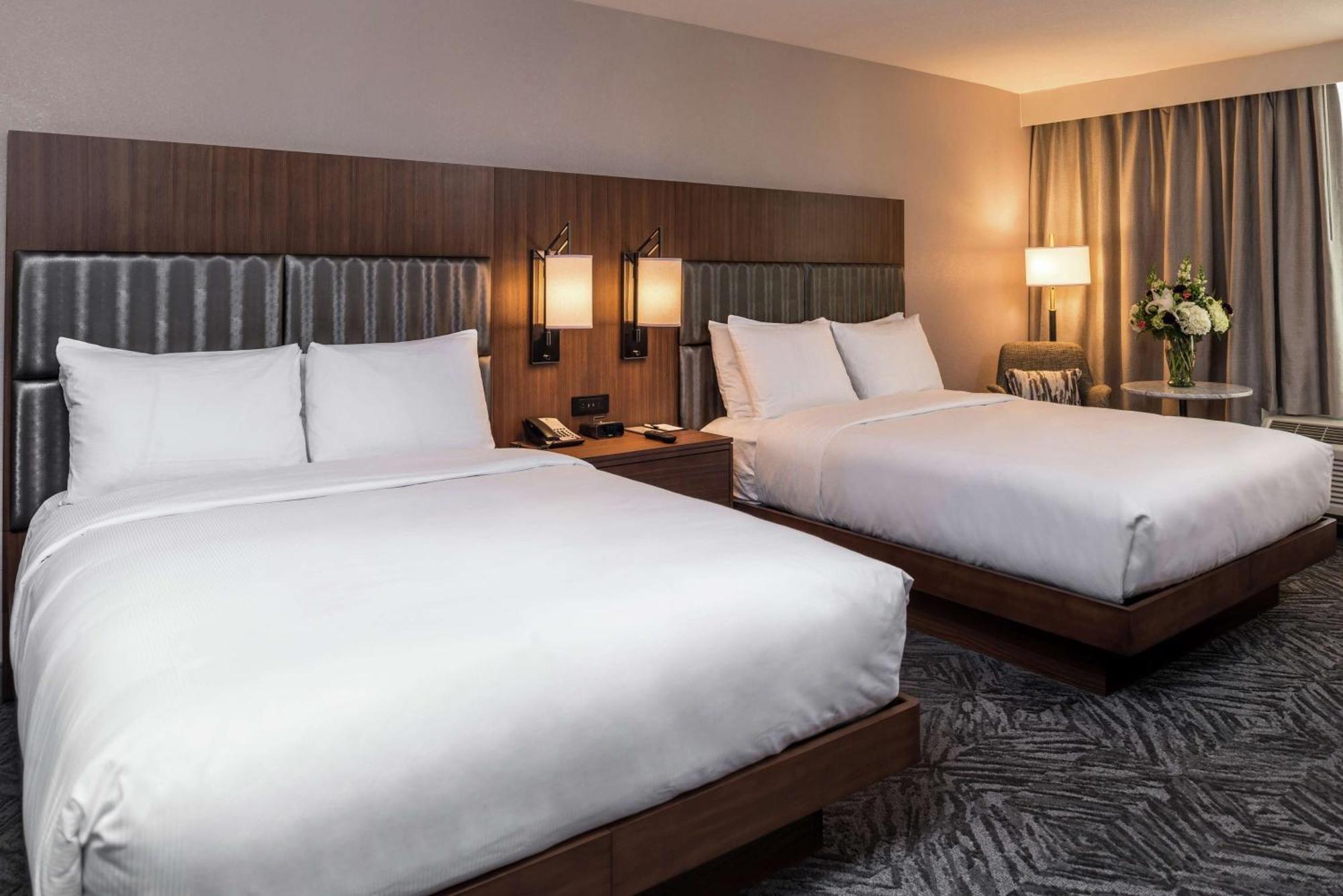 Hotel Doubletree By Hilton Lafayette East Exterior foto