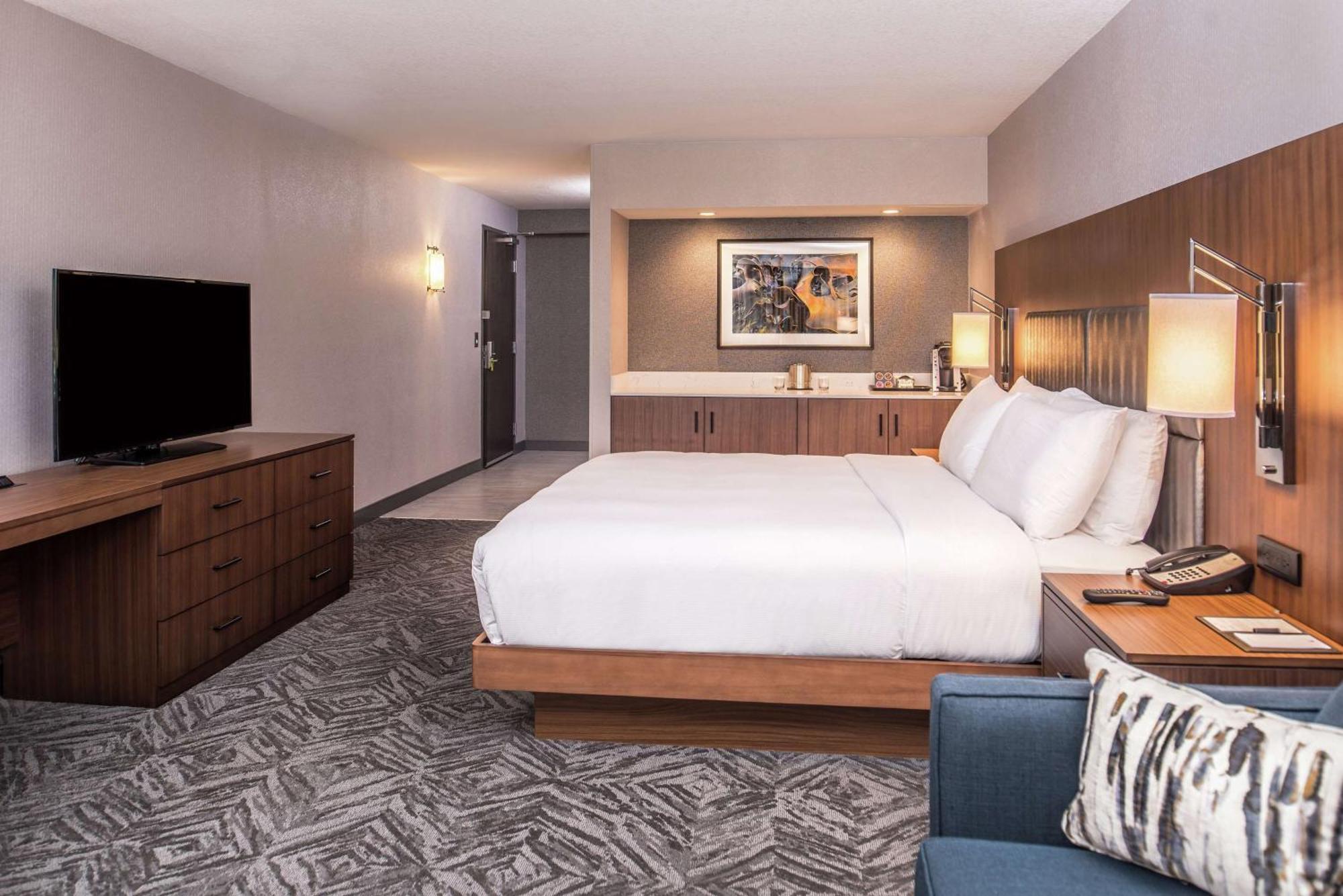 Hotel Doubletree By Hilton Lafayette East Exterior foto